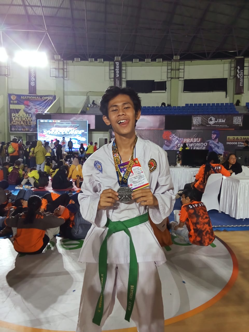 MOCHAMAD RESTU ARDIANSYAH PUTRA  TAEKWONDO SMK BINA KARYA