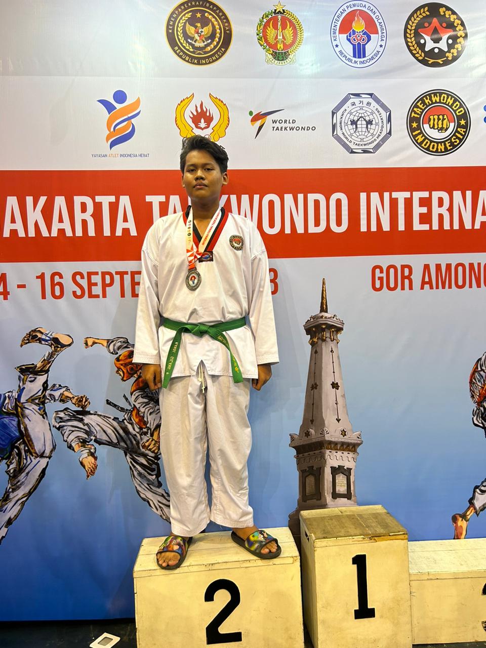 RANDI GILANG PERMANA TAEKWONDO SMK BINA KARYA